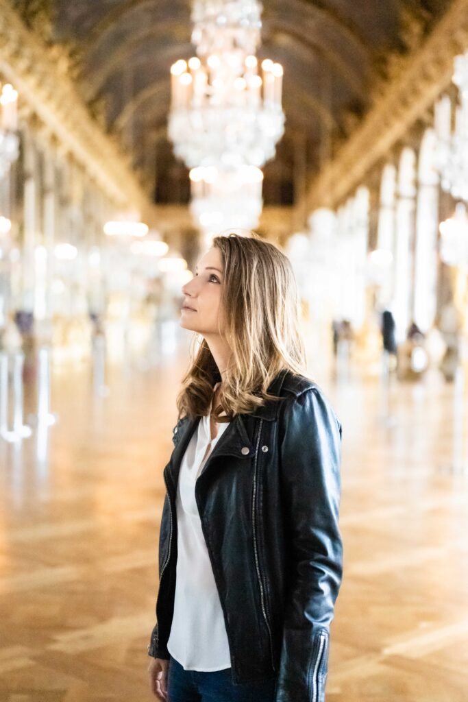 kate in the hall of mirrors, blurred background